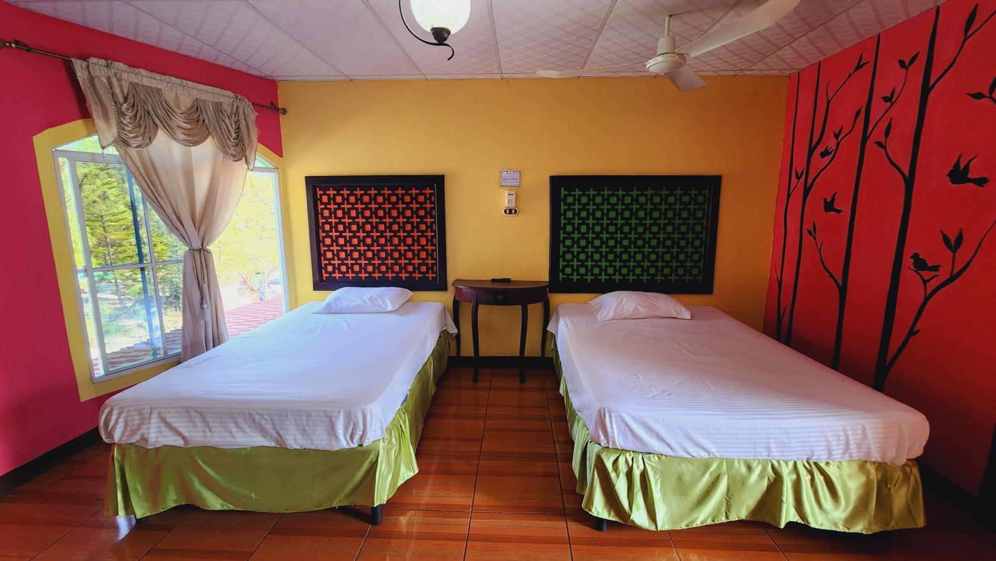 Hotel Y Restaurante Las Margaritas Perquín Chambre photo